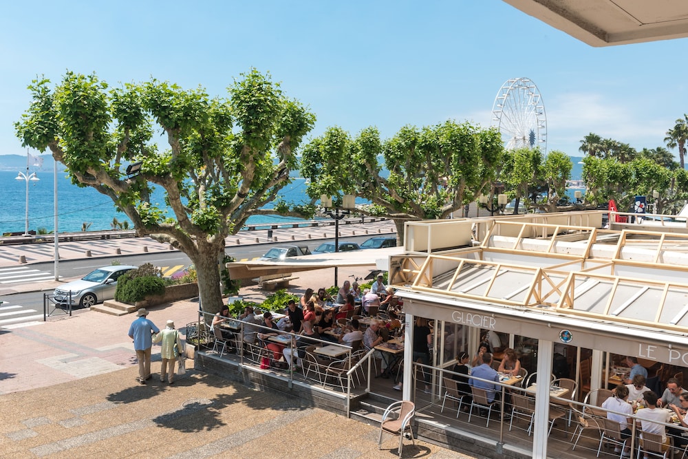 Mercure St Raphael Centre Plage 39/49