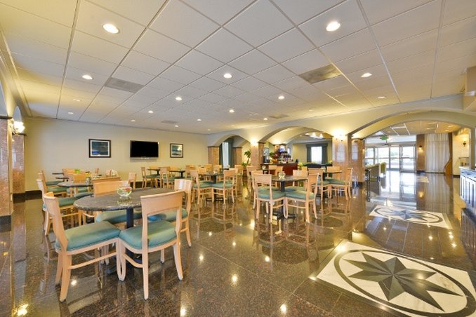 Holiday Inn Express and Suites Tacoma South Lakewood, an IHG Hotel 48/64
