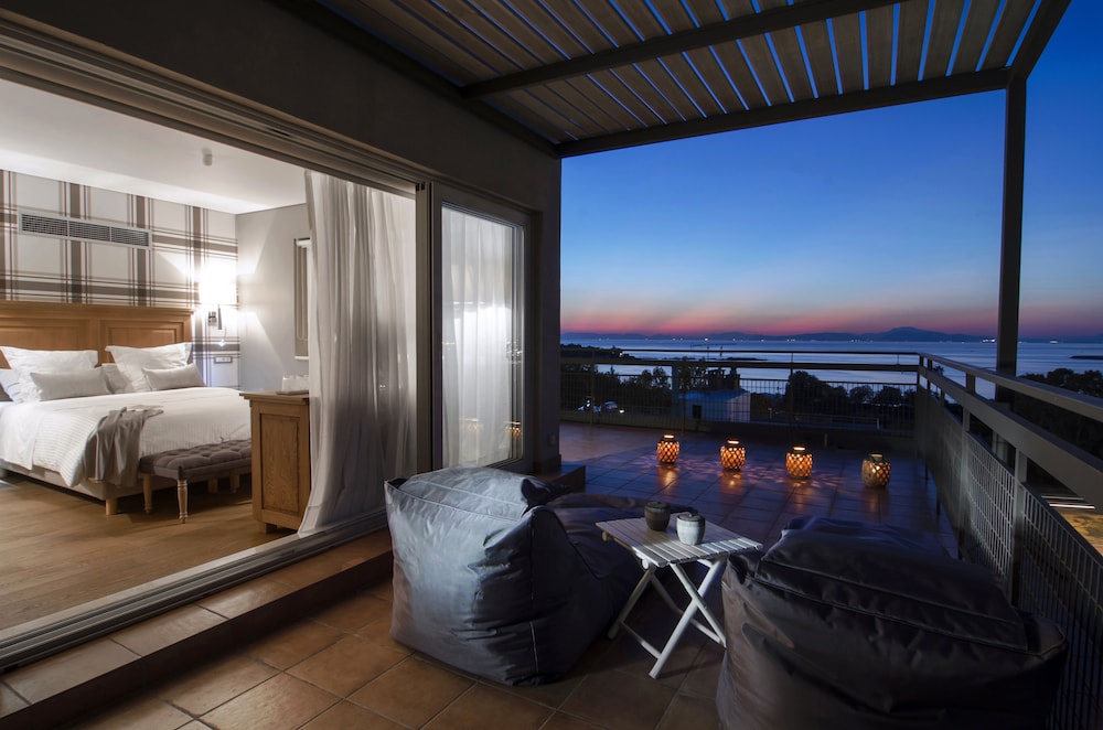 Sea View Cityscape Hotel 24/71