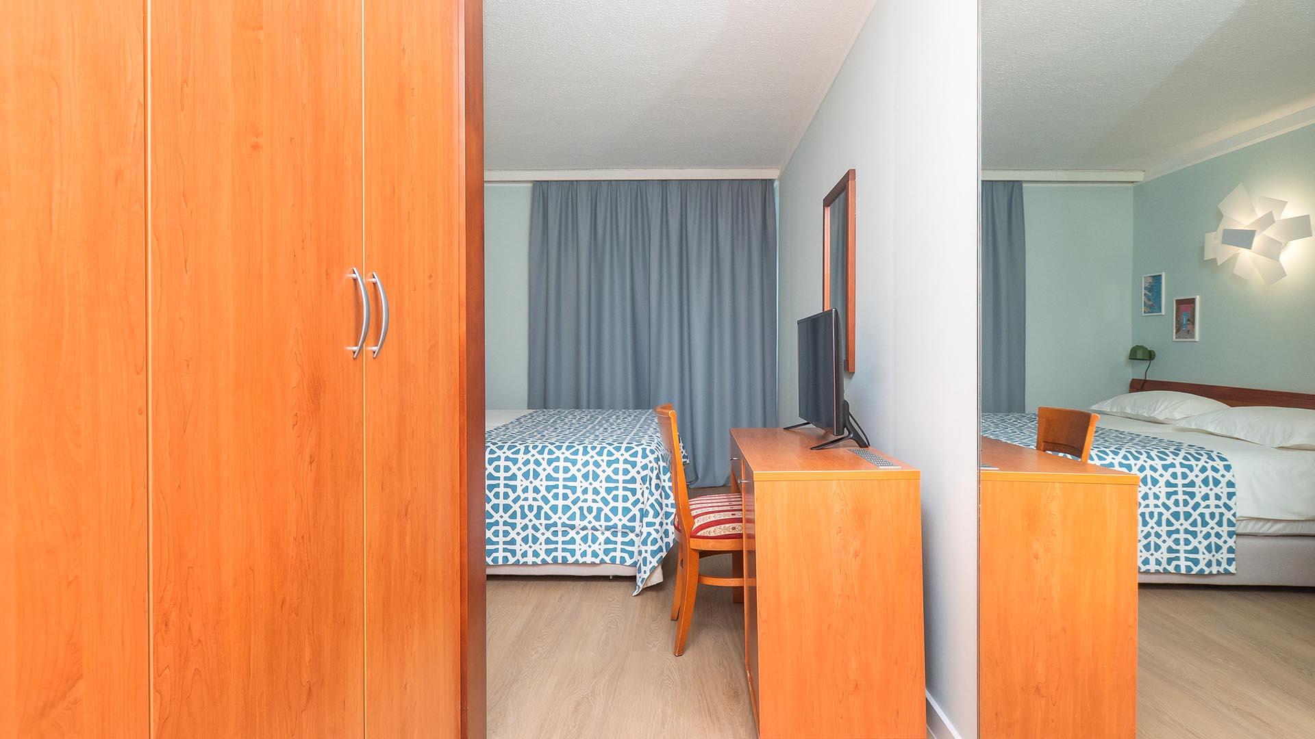 Connecting, Family, Garden View, Balcony