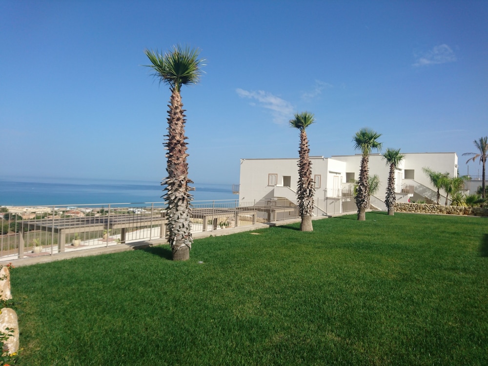 La Blanca Resort 35/50