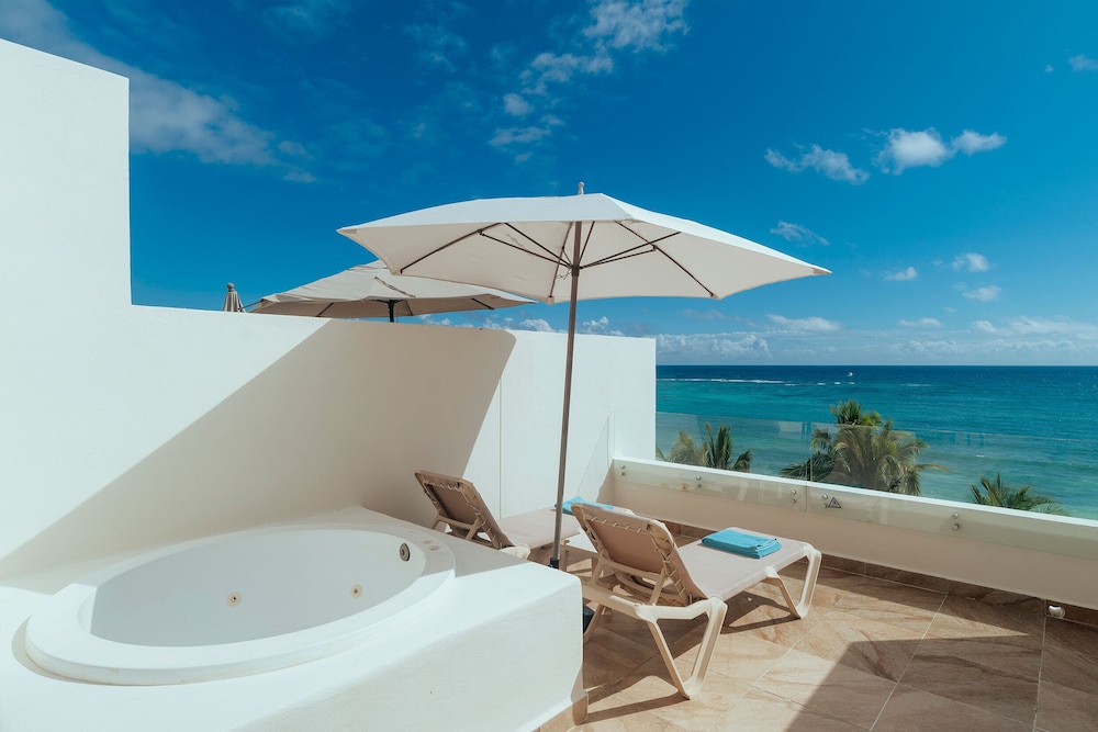 Akumal Bay Beach & Spa Resort 68/69