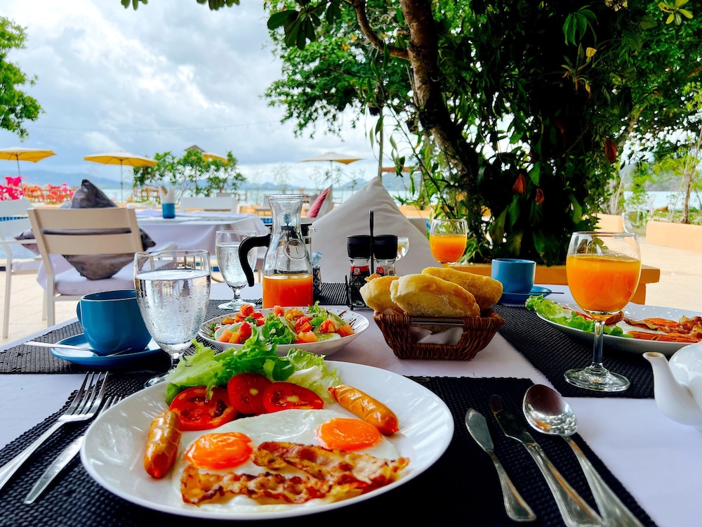 Cruiser Island Resort by Swiss-Belhotel 72/95