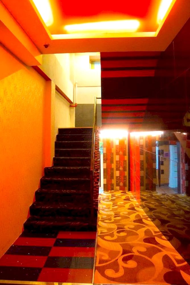 Hotel Holmes 42/50
