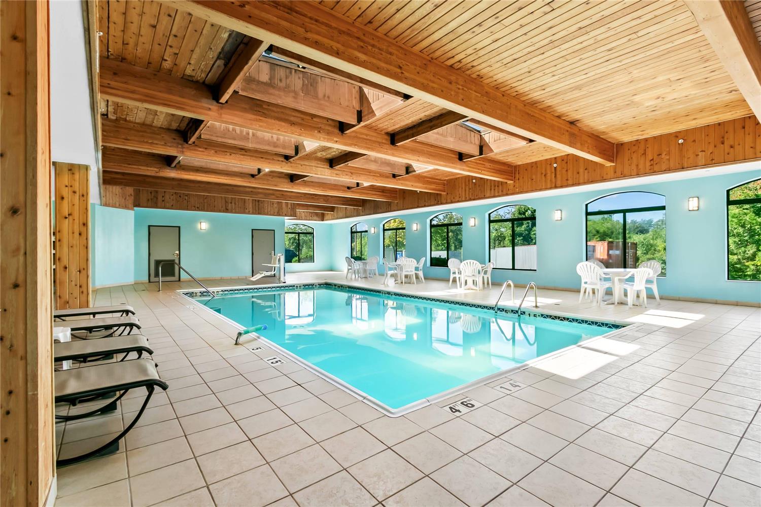 Comfort Inn & Suites Grand Blanc/Flint 8/25