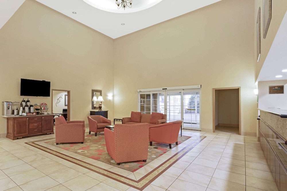 La Quinta Inn & Suites by Wyndham Stillwater-University Area 25/41