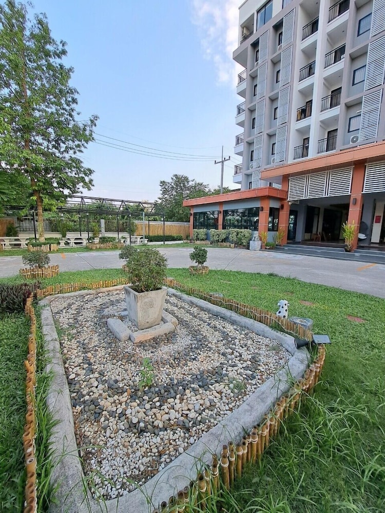 Sakura Boutique Hotel And Residence 33/38