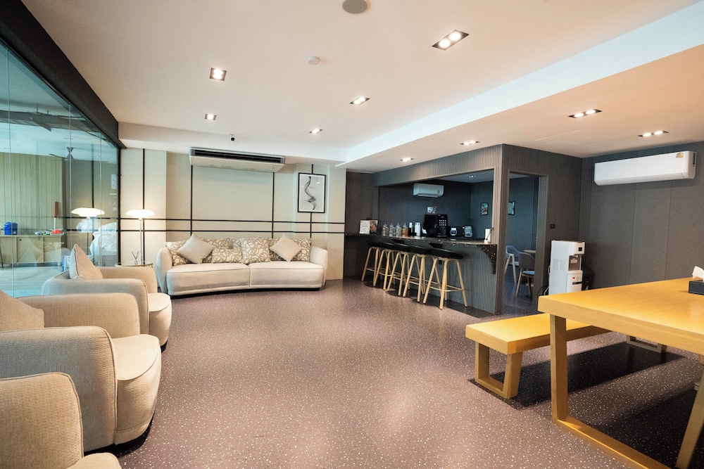 Infinite Hotel at Ratchada 60/81