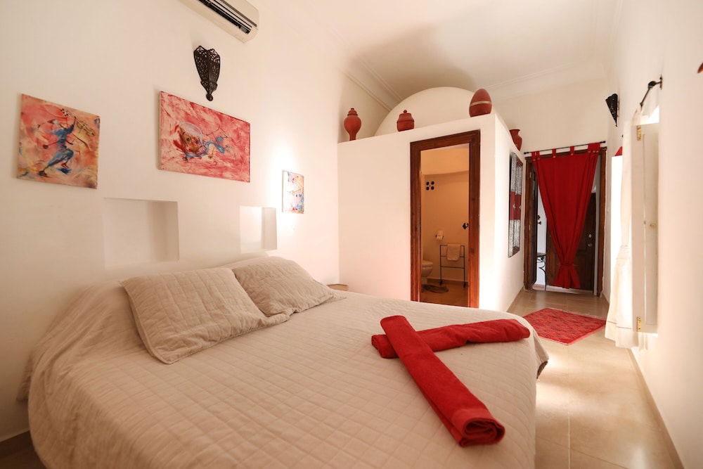 Riad Noor Charana 16/50