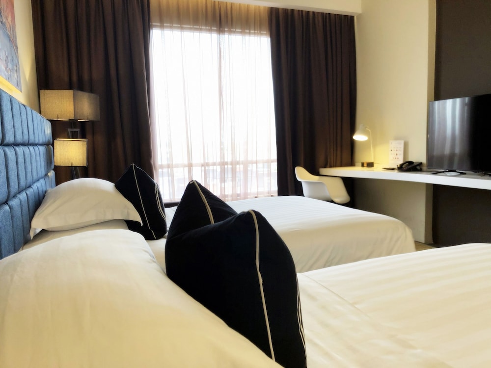 M Roof Hotel & Residences 11/53