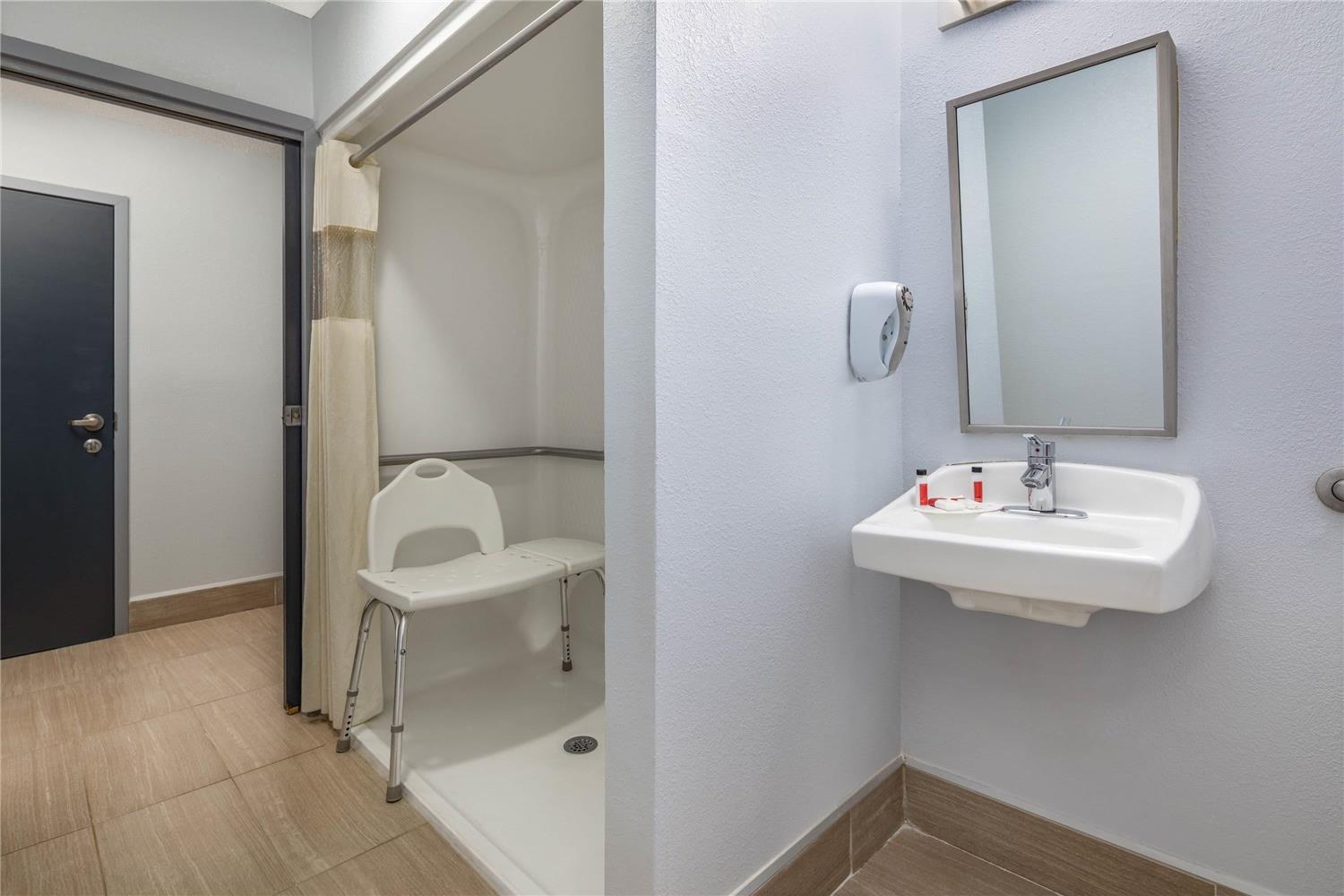 Microtel Inn Suites By Wyndham Cornelius Lake Norman 23/23
