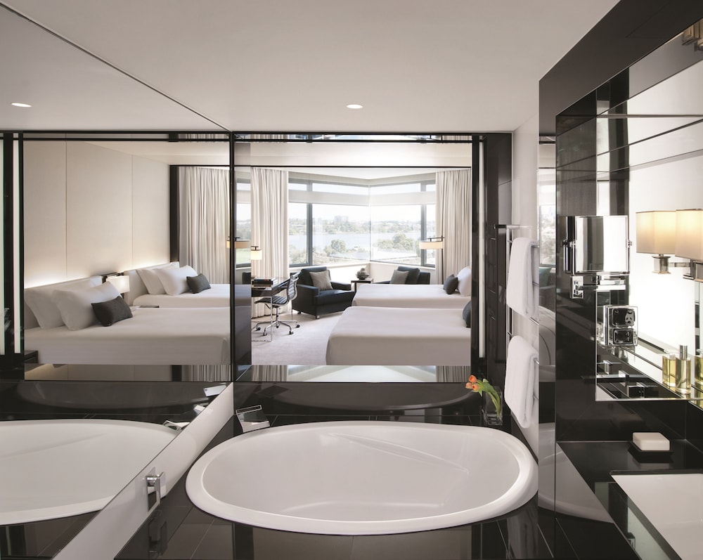 CROWN METROPOL PERTH 17/17