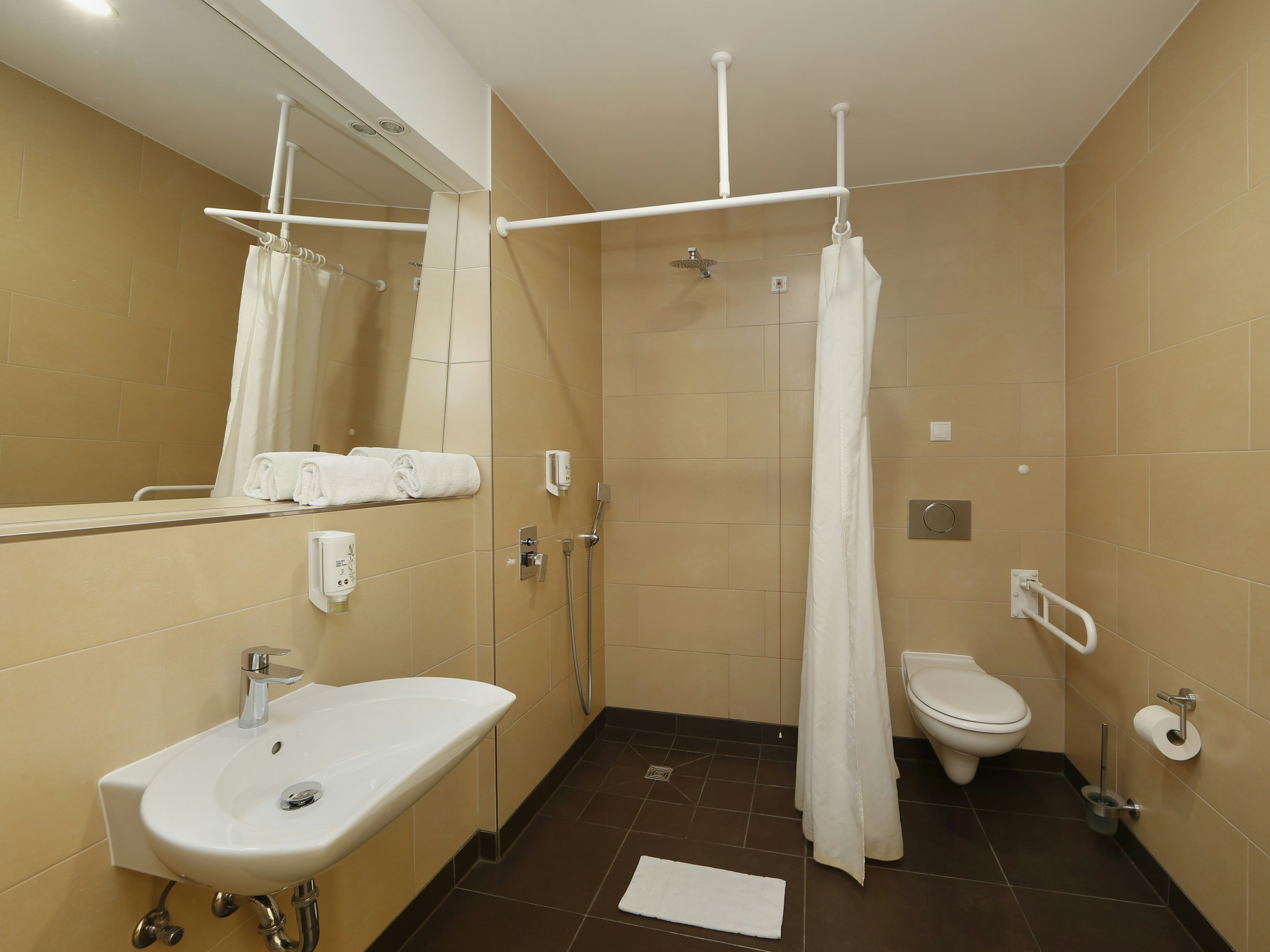 B&B HOTEL Berlin-Adlershof 40/40