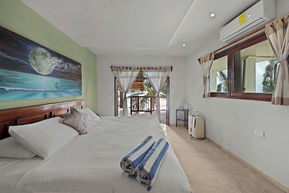 SUPERIOR, KING BED, BEACH FRONT, BALCONY