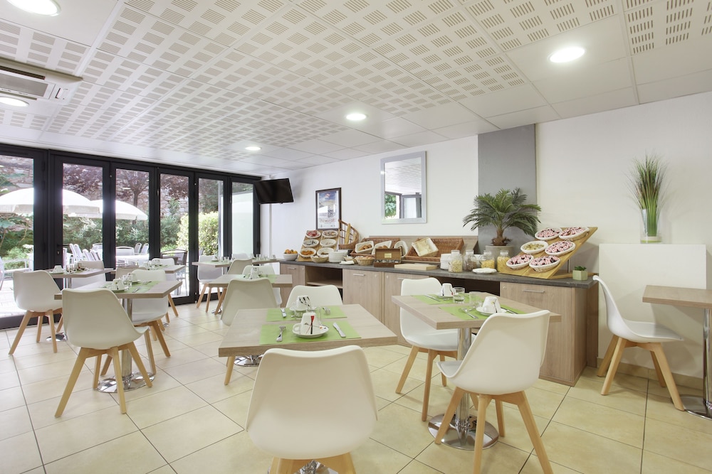 restaurant cafeteria