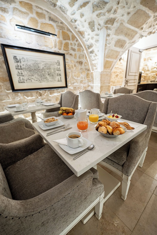 Hotel Saint Louis En L Isle 48/64