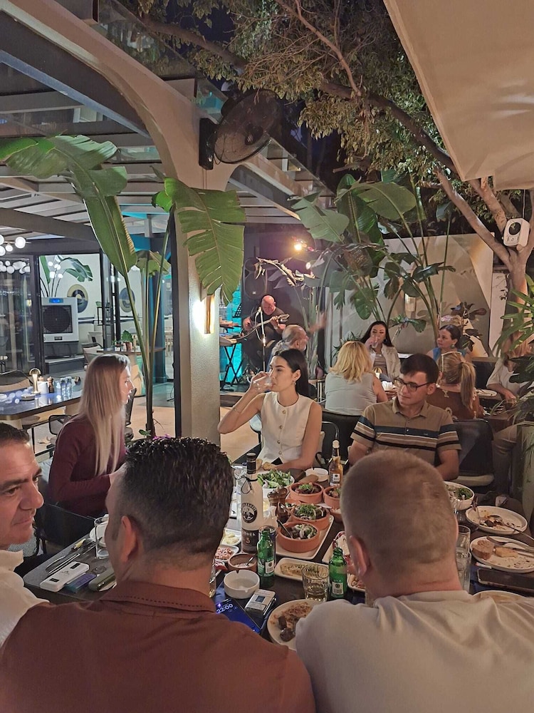 Avenue Hotel 29/46