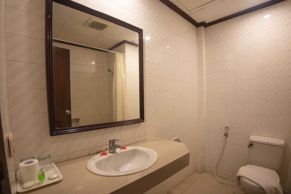Bali Summer Hotel 49/50