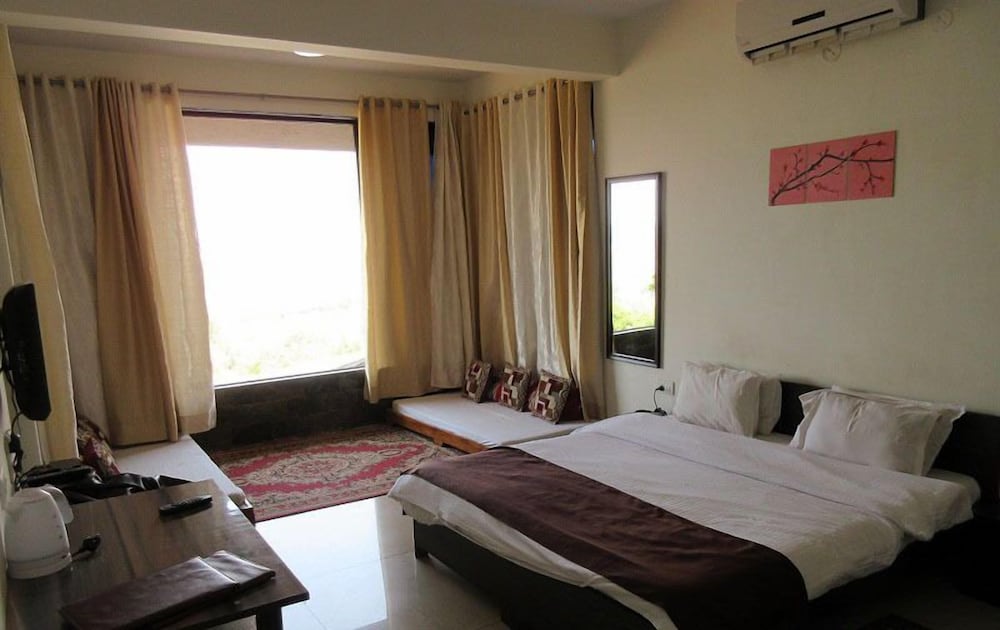 Bellevue Resort Panchgani 3/12