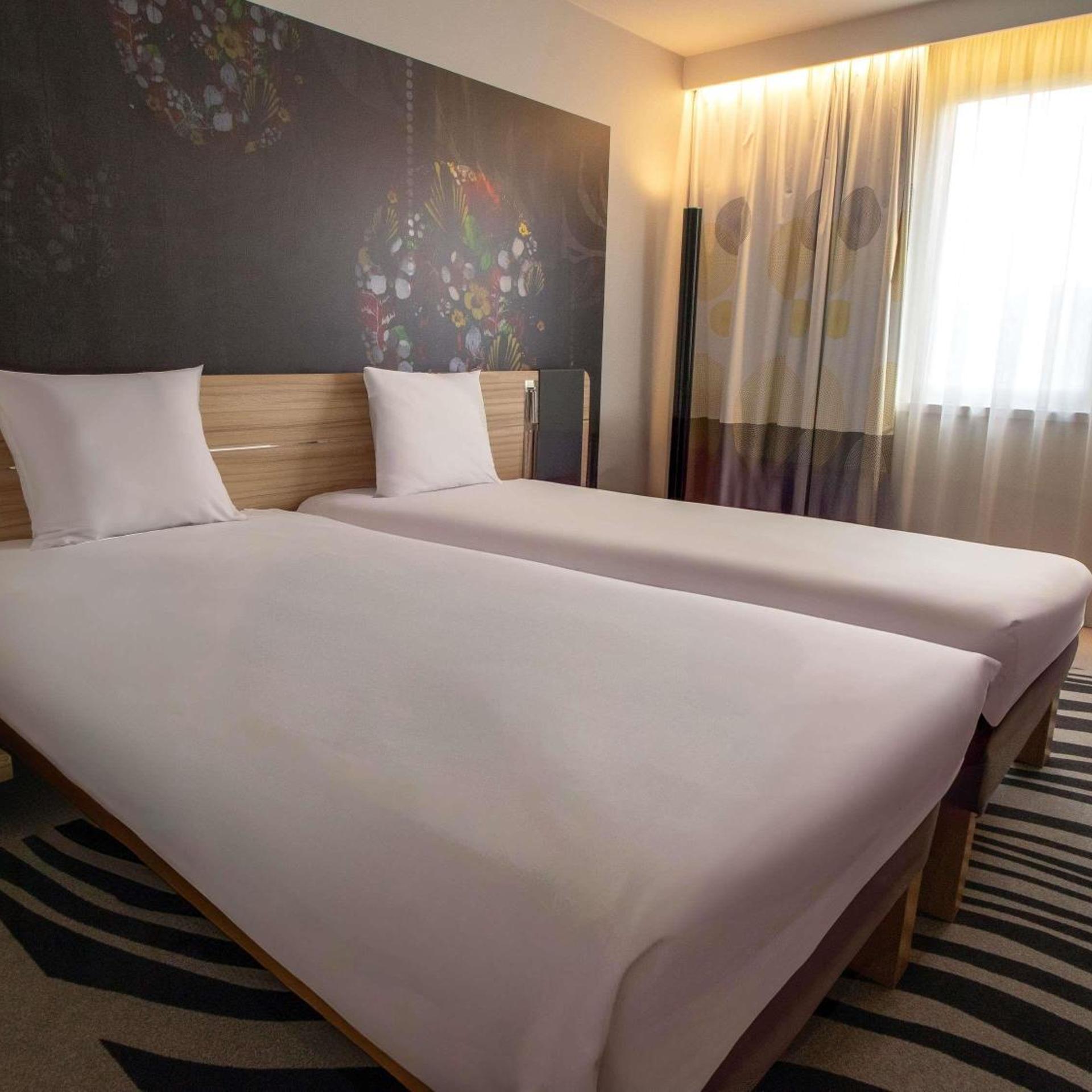 Room, Double or Twin Bed, Garden Side