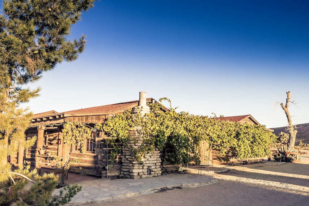 Pioneertown Motel 5/53