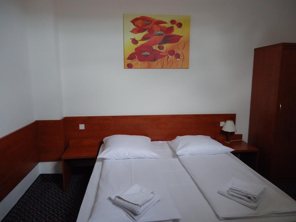 ECONOMY, DOUBLE BED