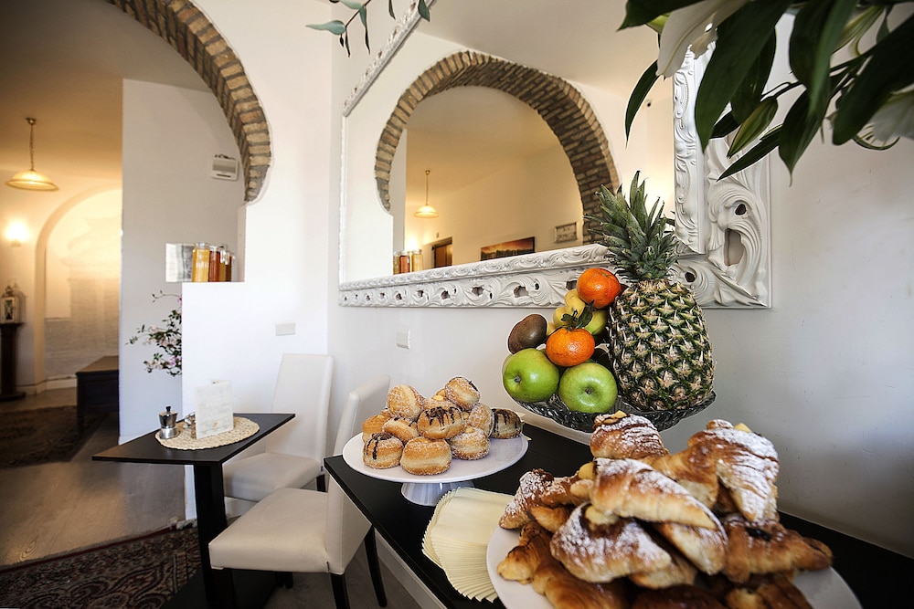 Roman Holidays 58/66