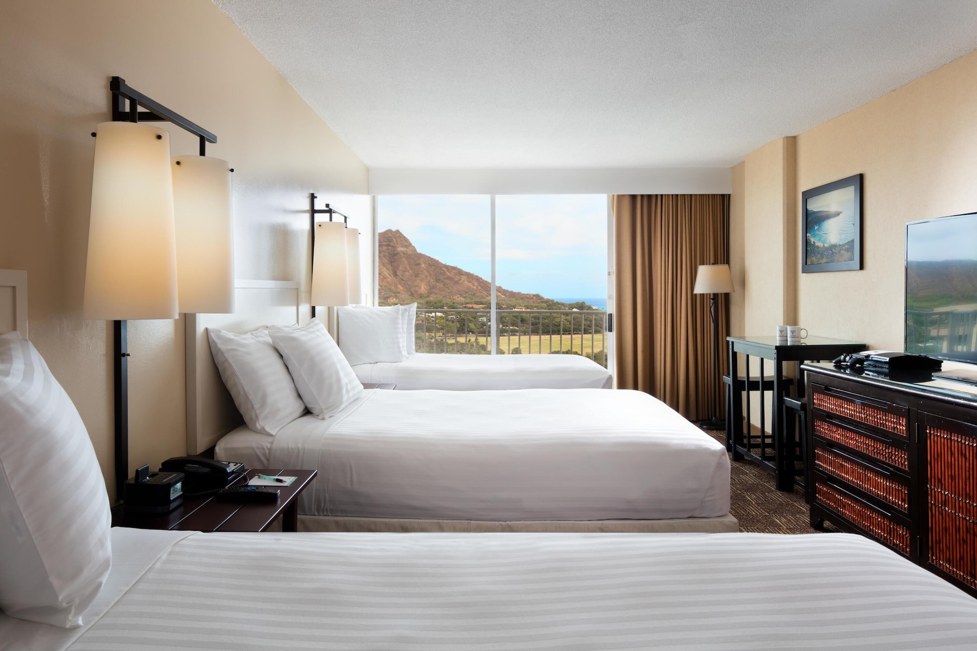 Diamond Head, 3 Double Beds, with View