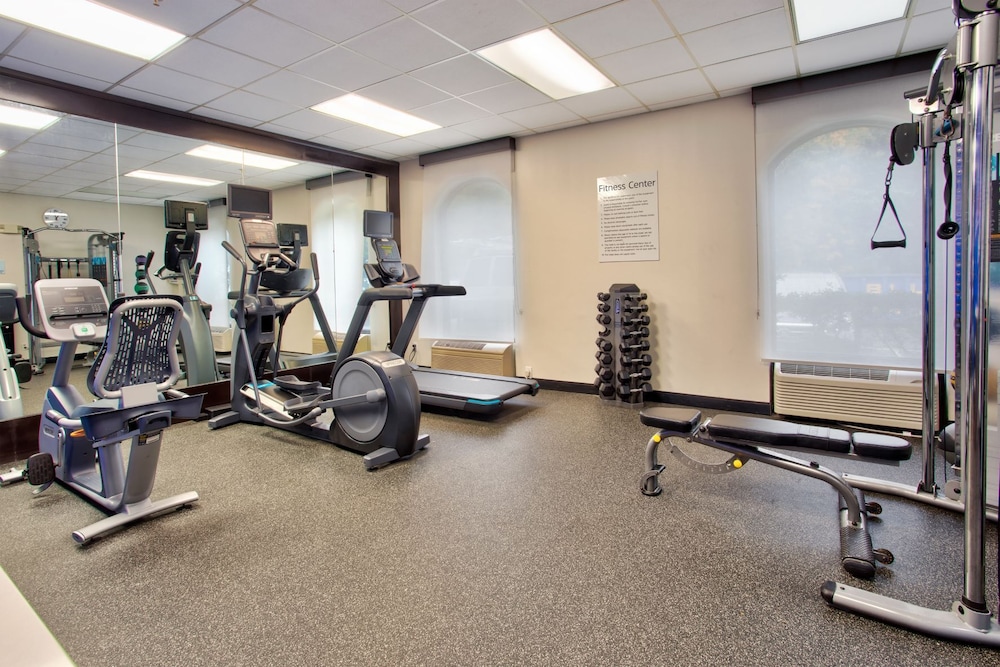 Holiday Inn Express Hotel And Suites Dover 35/60