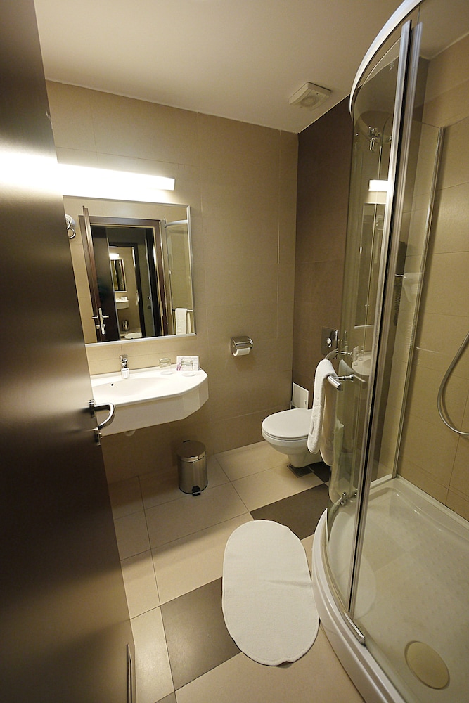 Berthelot Hotel 47/48
