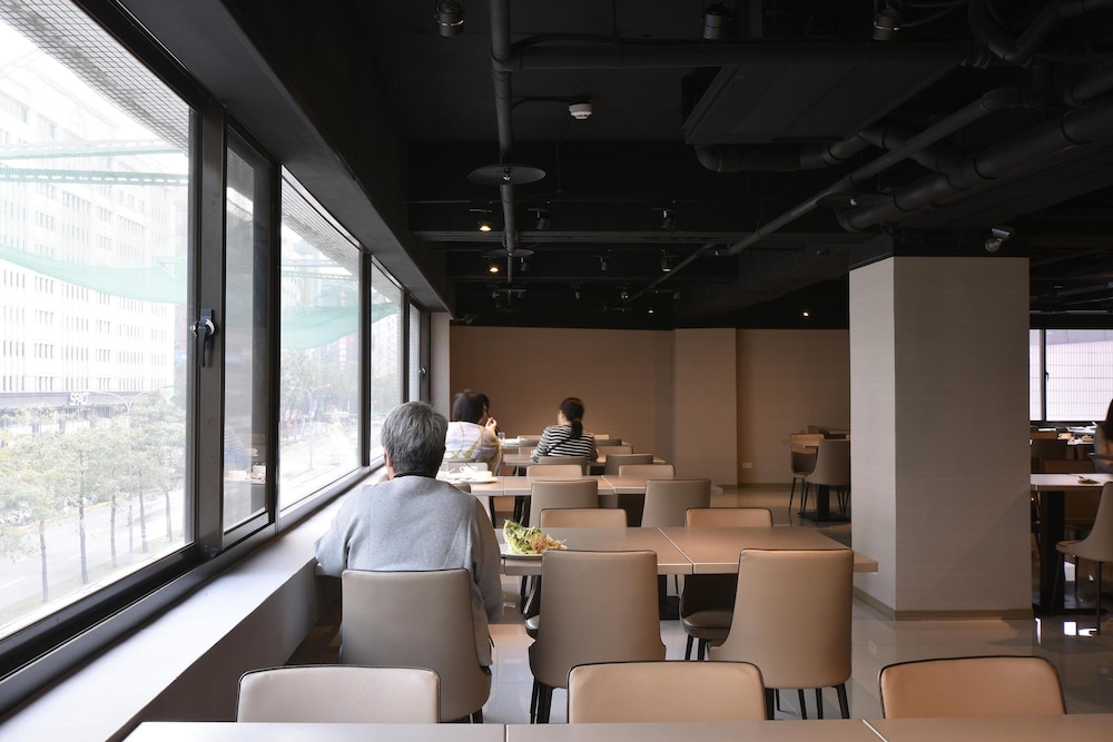 Green World Hotels Zhongxiao Taipei 43/50