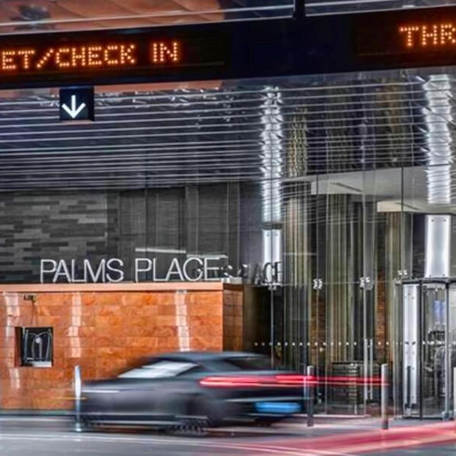 Vista Balcony Collection - StripSuite Palms Place Hotel, Resort & Casino - NO RESORT FEE 2/45