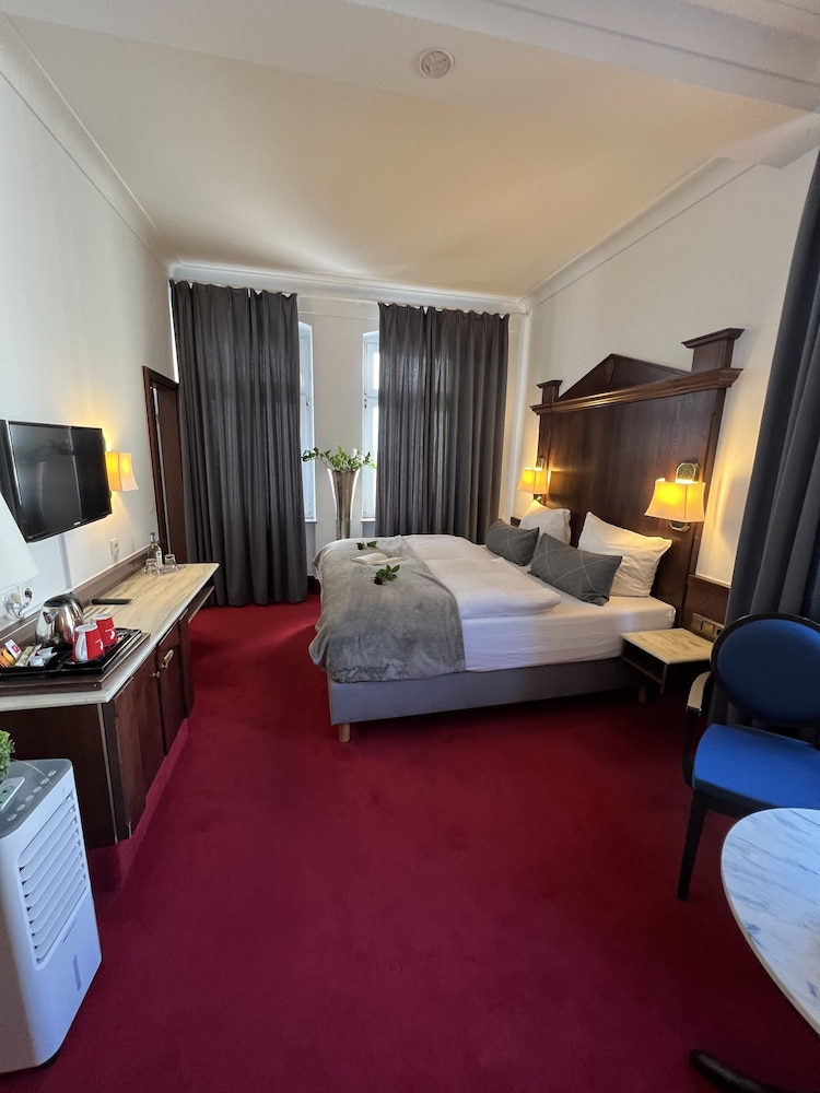 Hotel Zum Ritter St Georg 18/50