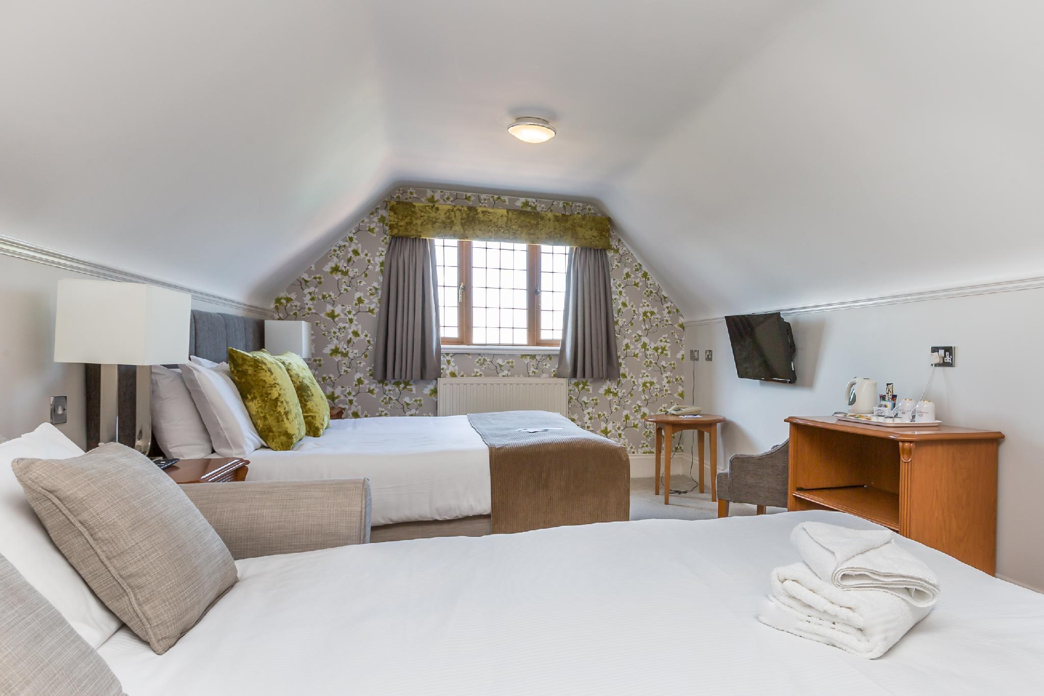 De Rougemont Manor 7/20