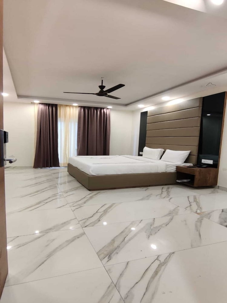 PK Boutique Hotel 25/50
