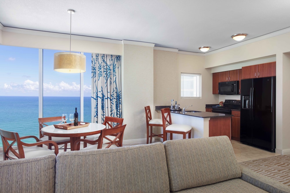 Trump International Beach Resort 79/116