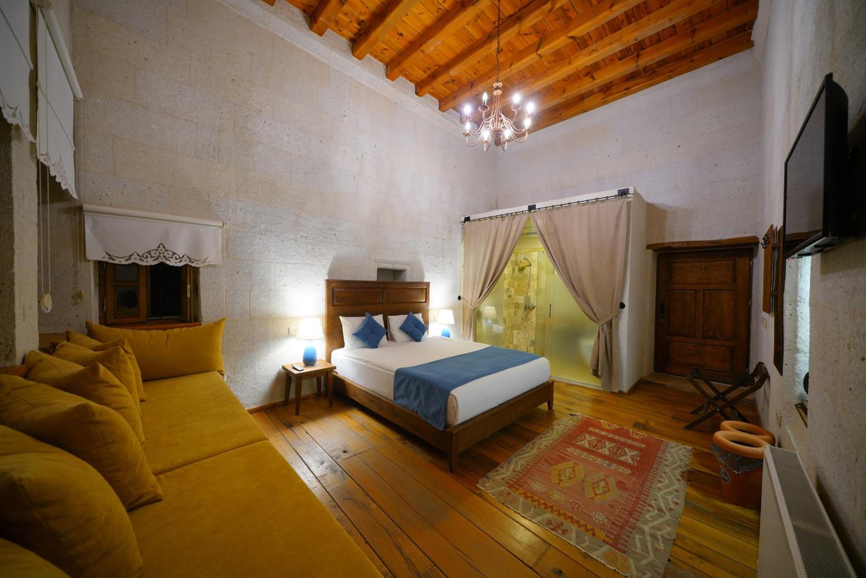 Kemerli House 6/23