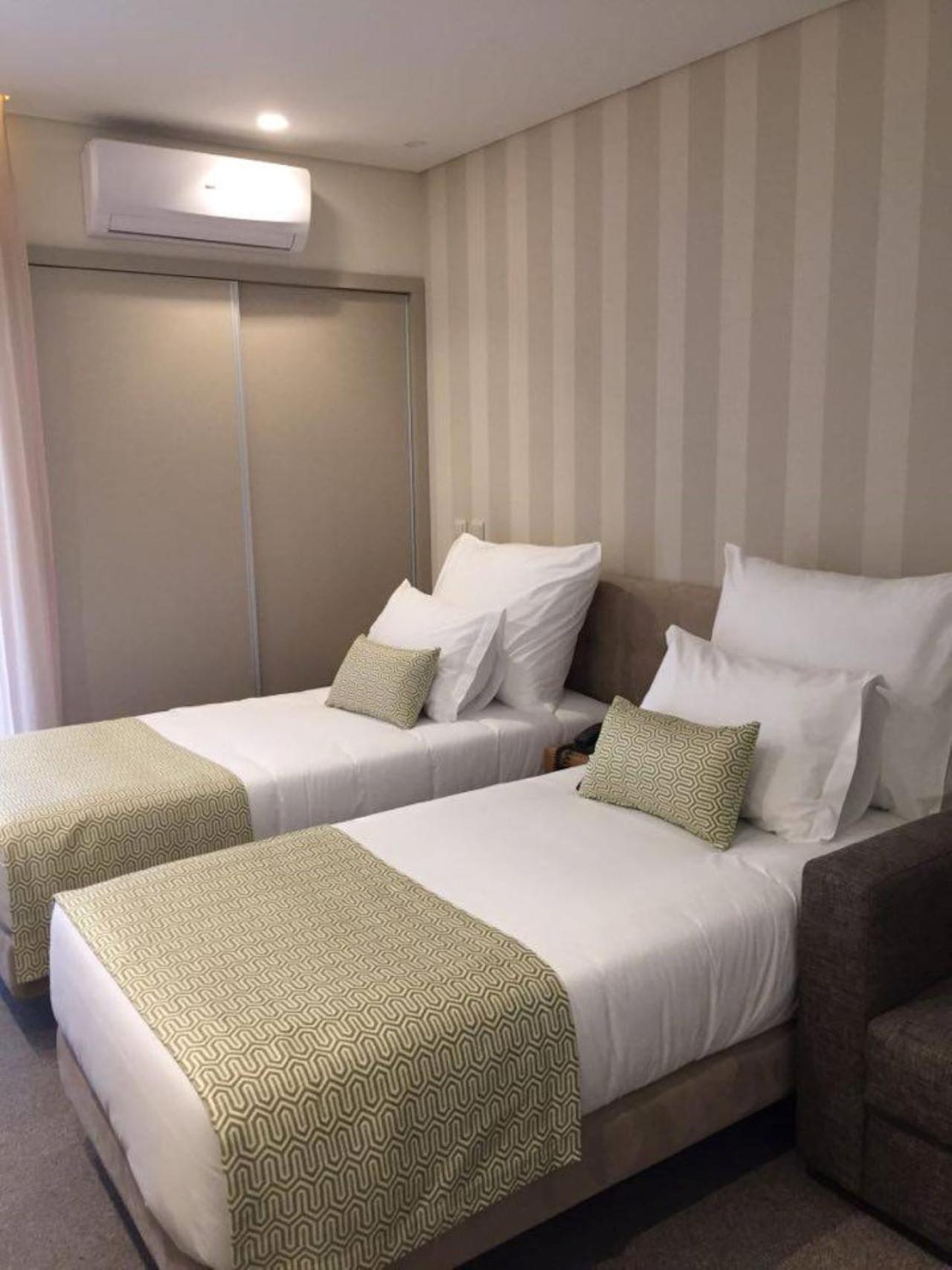 Adelaide Hotel 19/50
