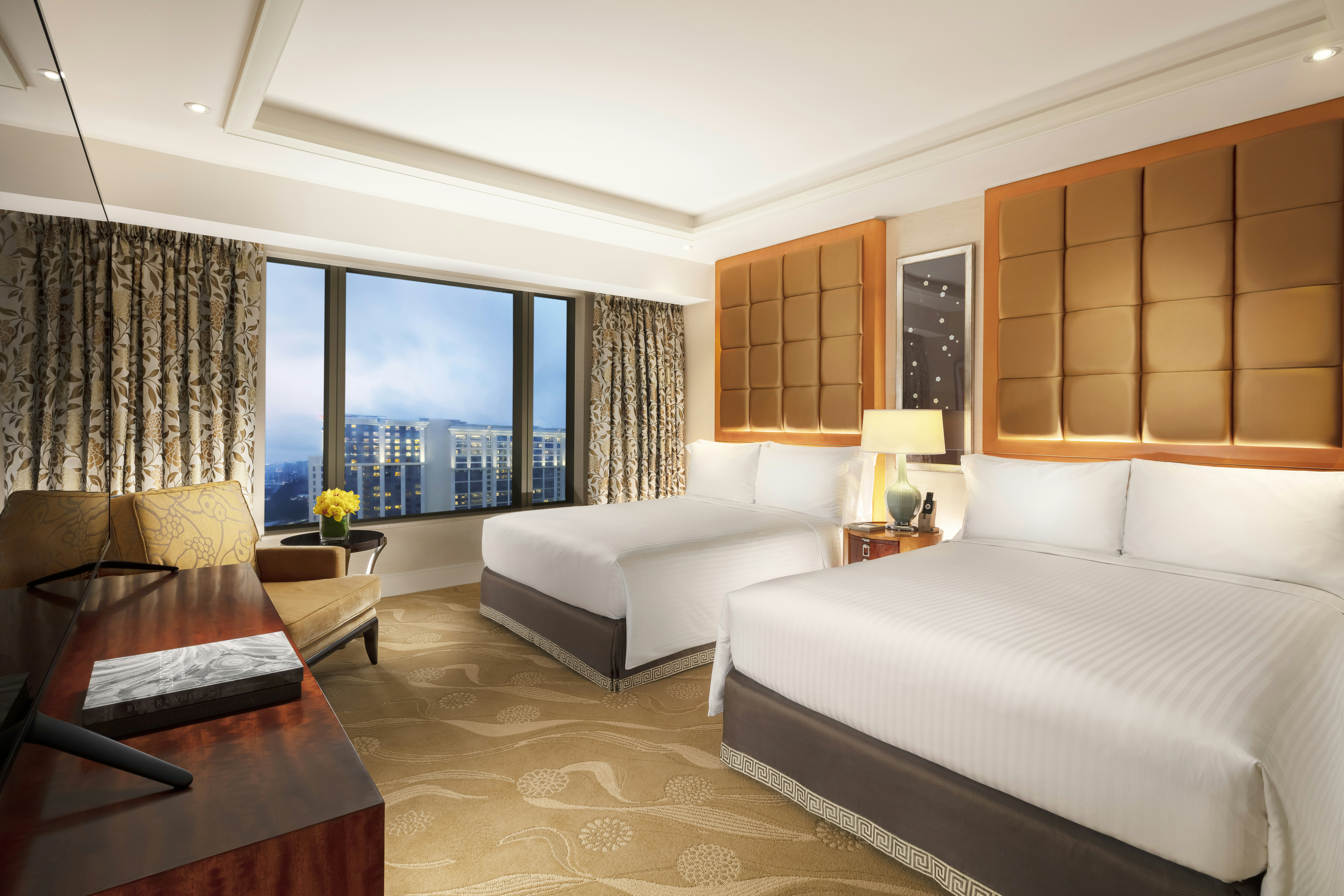 DELUXE, SUITE, 2 QUEEN BEDS
