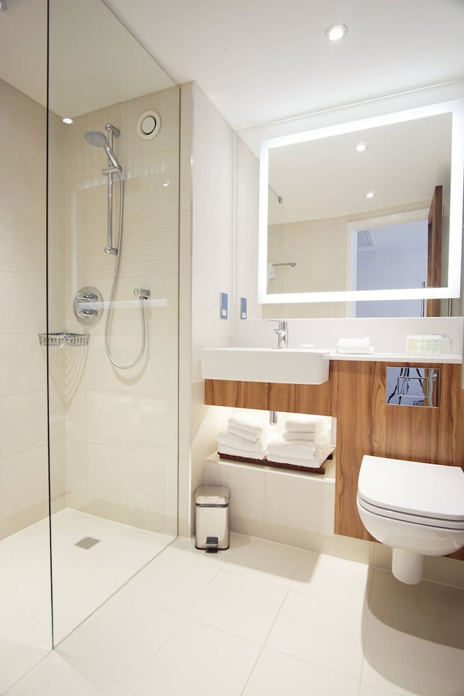 Courtyard By Marriott Glasgow Airport 16/36