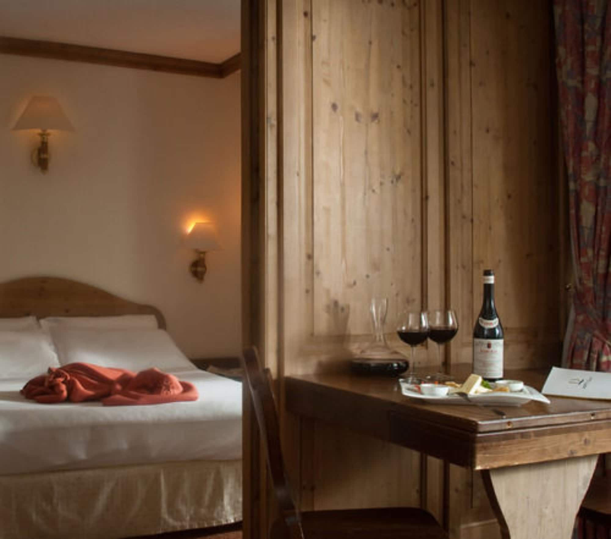 غرفة كلاسيكية ثلاثية بثلاثة أسرّة، Hotel Alaska Cortina 7/10