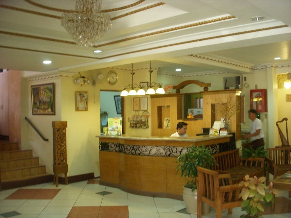 Plaza Maria Luisa Suites Inn 7/38