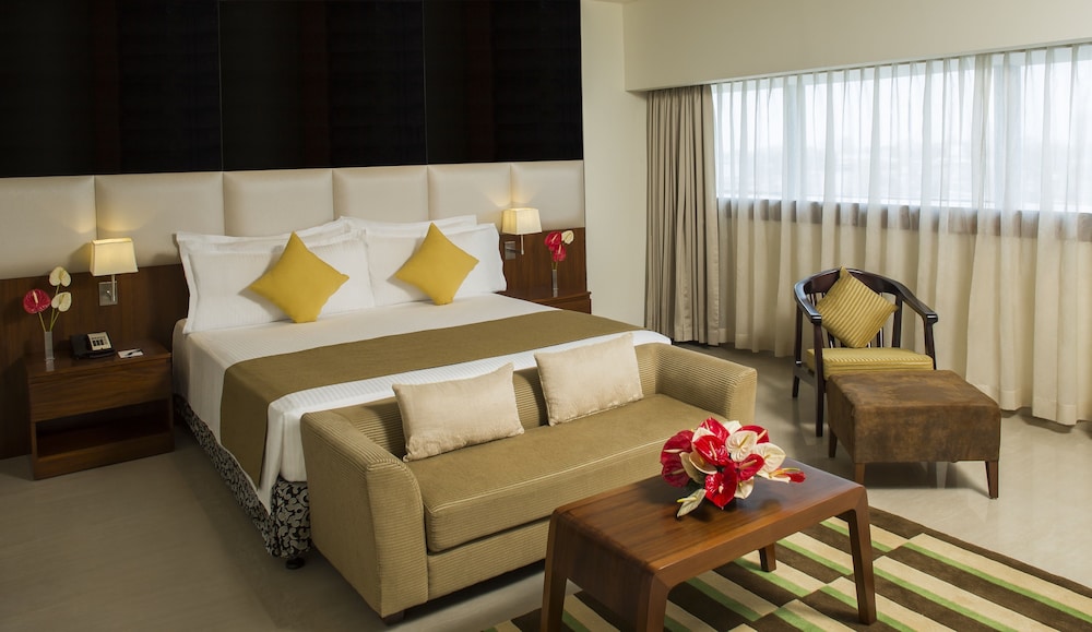 THE RAVIZ CALICUT 16/47