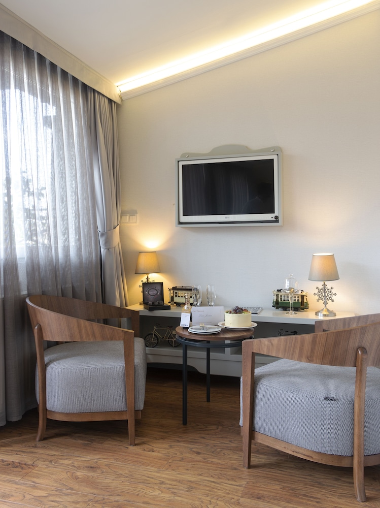 Louis Appartements Galata 33/43