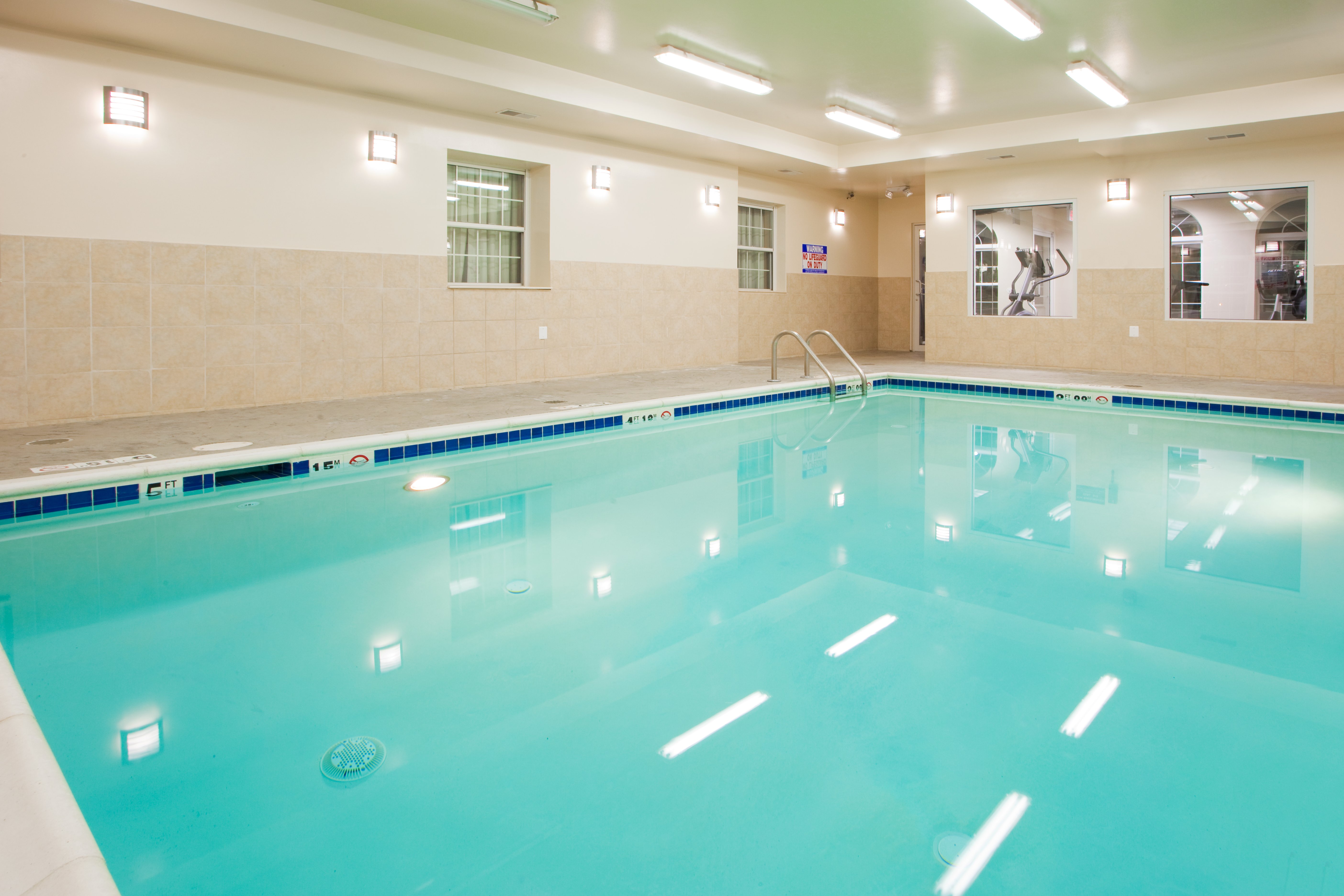 Holiday Inn Express Prince Frederick 36/56