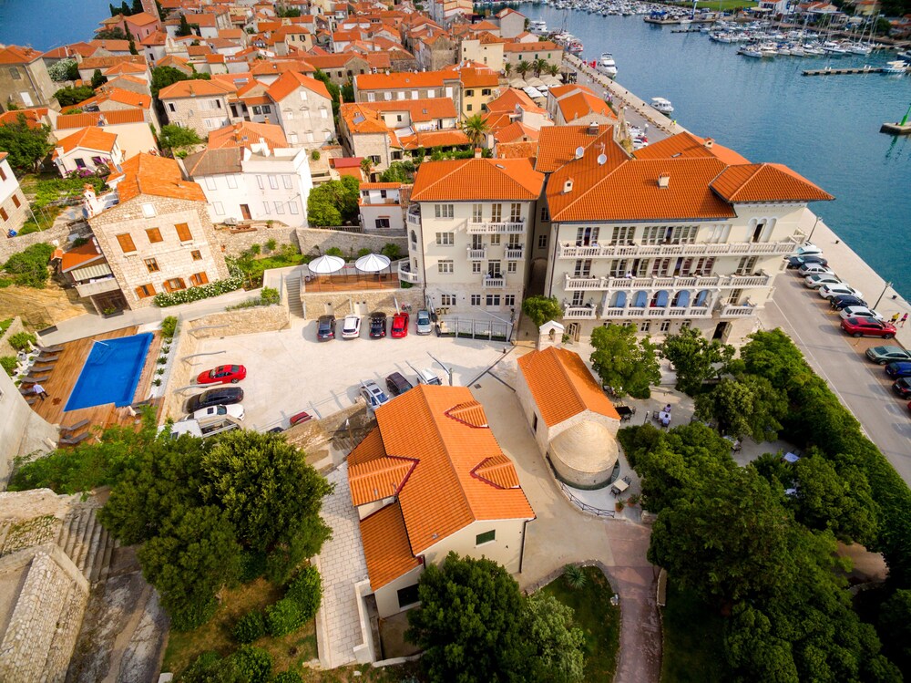 Arbiana Heritage Hotel 6/78