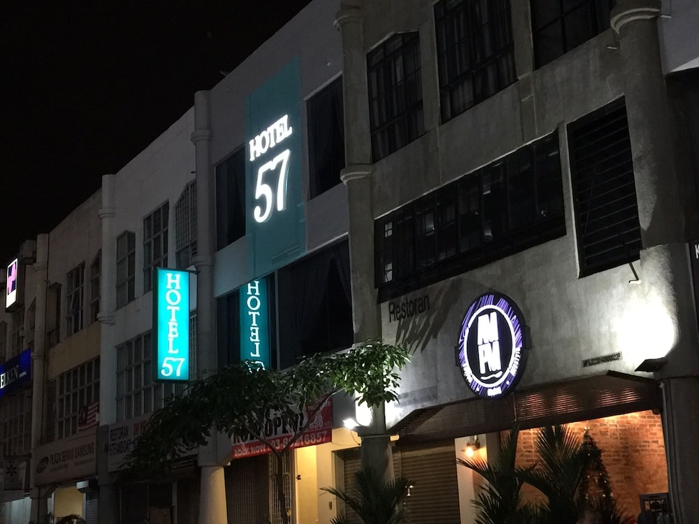 Hotel 57 8/41