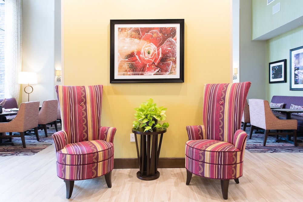 Hampton Inn & Suites Fayetteville 38/46
