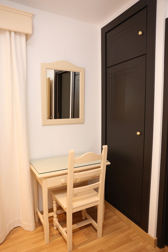 Hostal La Janda 58/66