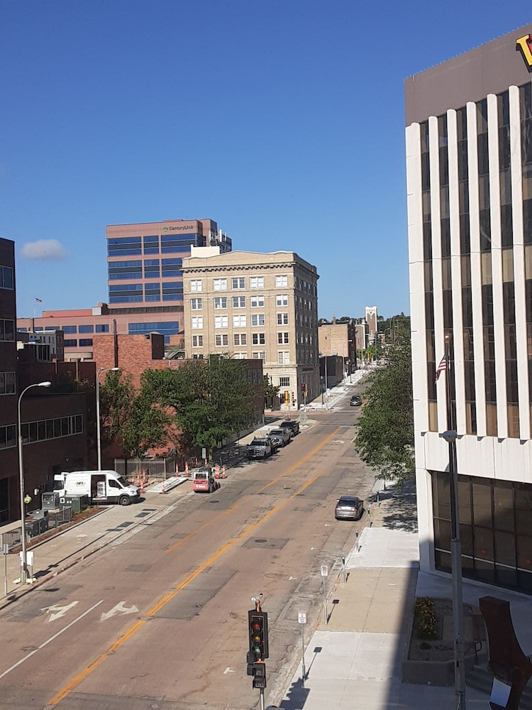 Hotel On Phillips 34/50